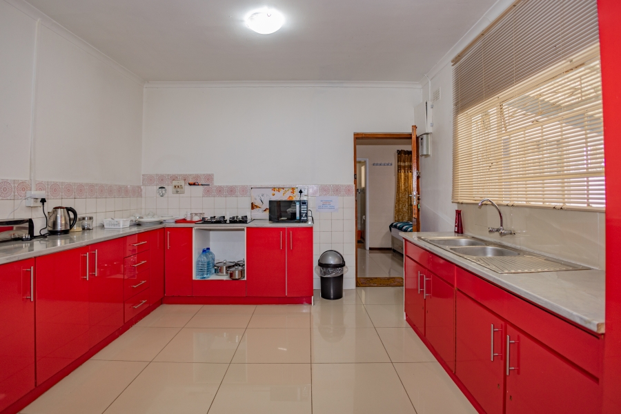 7 Bedroom Property for Sale in Parow Valley Western Cape